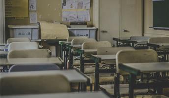 Altro che giornata del decoro, la gestione delle scarse risorse per la scuola è indecorosa!