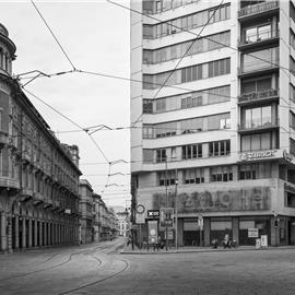Piazza Solferino, tra via Pietro Micca e via Santa Teresa