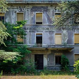 Ospedale in abbandono a Piacenza, foto di Lorenzo Rosa
