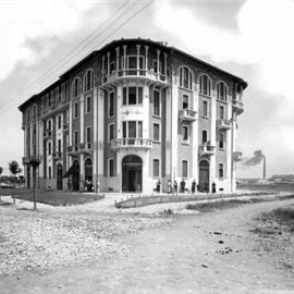 Quartiere Borgo Pirelli, casa a tre piani in viale Sarca (1920-1923)