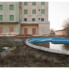 Colonie di vacanza. Esterno con piscina