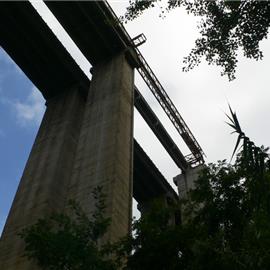 Demolizione con svaro - viadotto Sfalassà - Autostrada Salerno/Reggio Calabria - 2009 - Ph. Lorenzo Castore