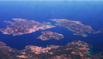 La Maddalena. Firmato protocollo per cooperazione su bonifiche e rilancio